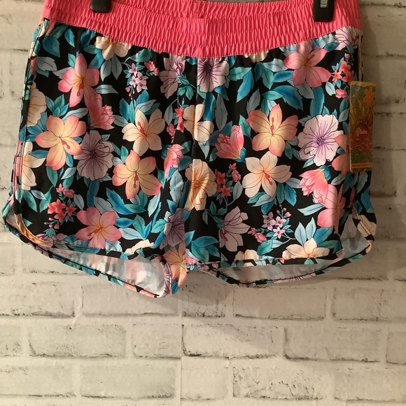 Pipeline Nani Women’s Large Floral Boardshorts - UPF 50+ - Picture 1 of 3